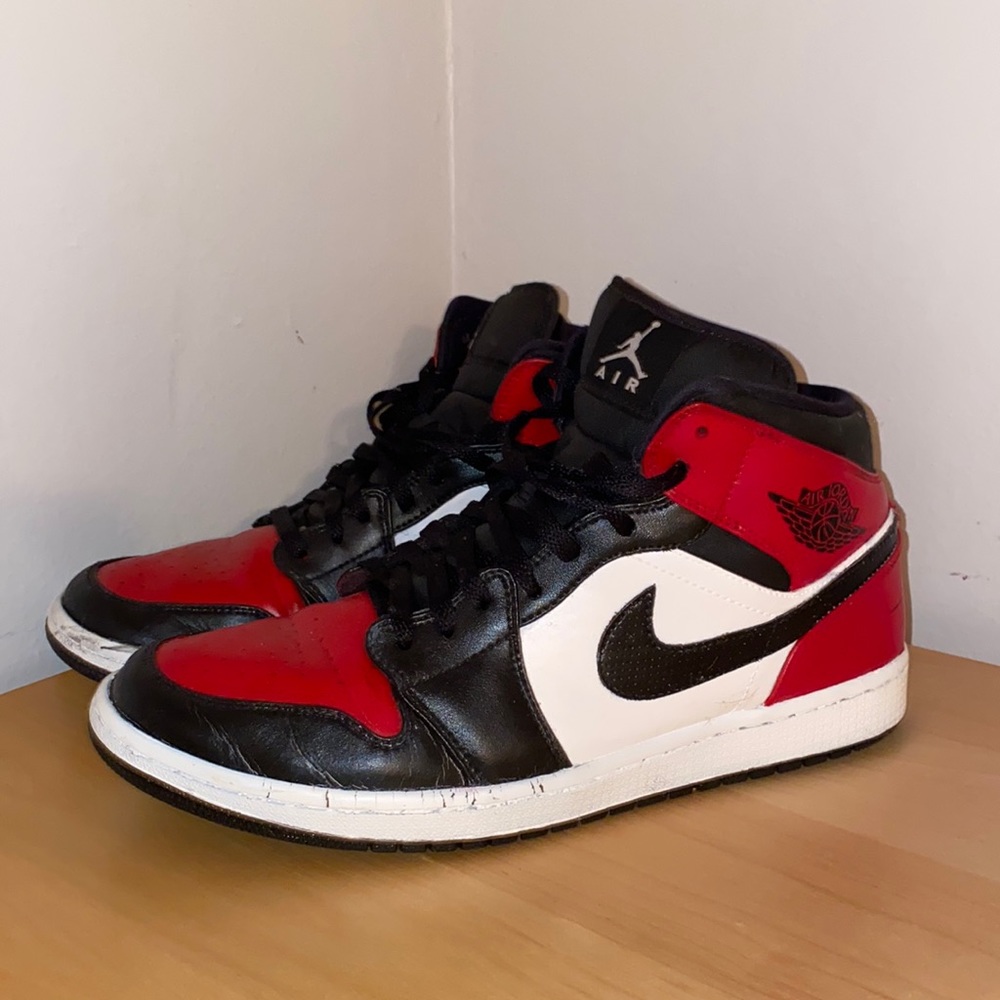 Air Jordan retro 1 Mid Custom “Black Toe” Men’s size 11